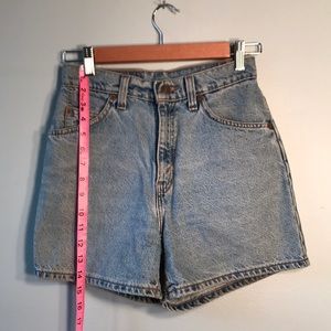 Vintage High Waist Levi Jean Shorts